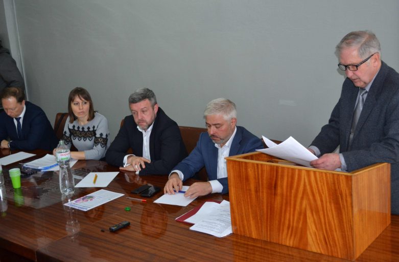 В очікуванні змін. Кардинальних